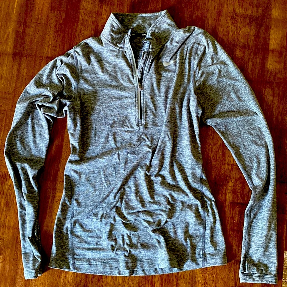 Nike Dri-Fit long sleeved shirt | XS